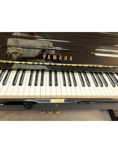 Superbe piano d'occasion Yamaha U1 noir laqué - Prévalet Musique