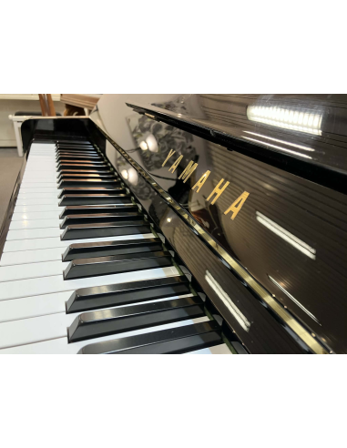 Superbe piano d'occasion Yamaha U1 noir laqué - Prévalet Musique