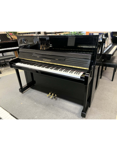 Beau Piano Yamaha B3 noir laqué d'occasion récente - Prévalet Musique