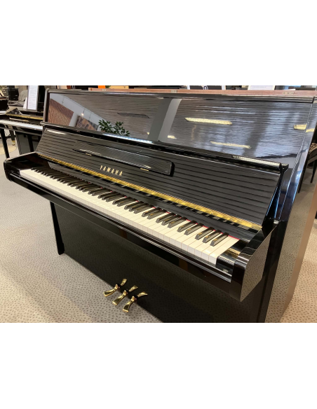 Piano droit d'occasion YAMAHA P116 noir laqué - Prévalet Musique