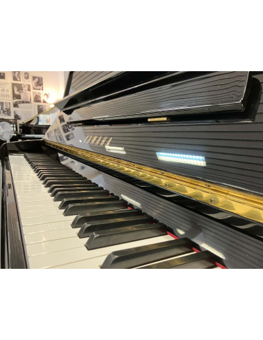 Piano droit d'occasion YAMAHA P116 noir laqué - Prévalet Musique