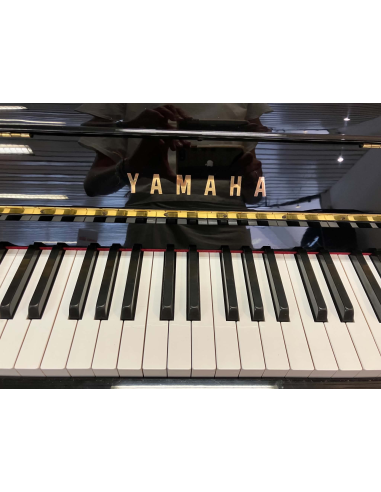 Piano droit d'occasion YAMAHA P116 noir laqué - Prévalet Musique
