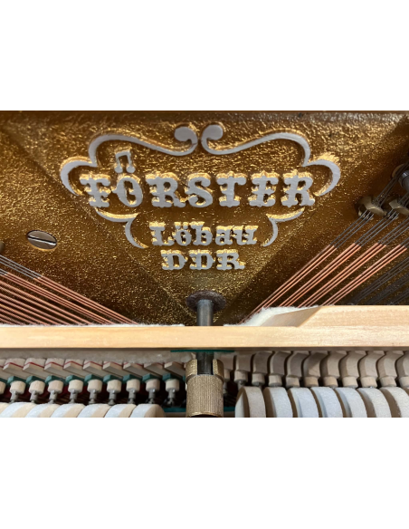 Piano d'occasion August Forster 116 cm - Prévalet Musique